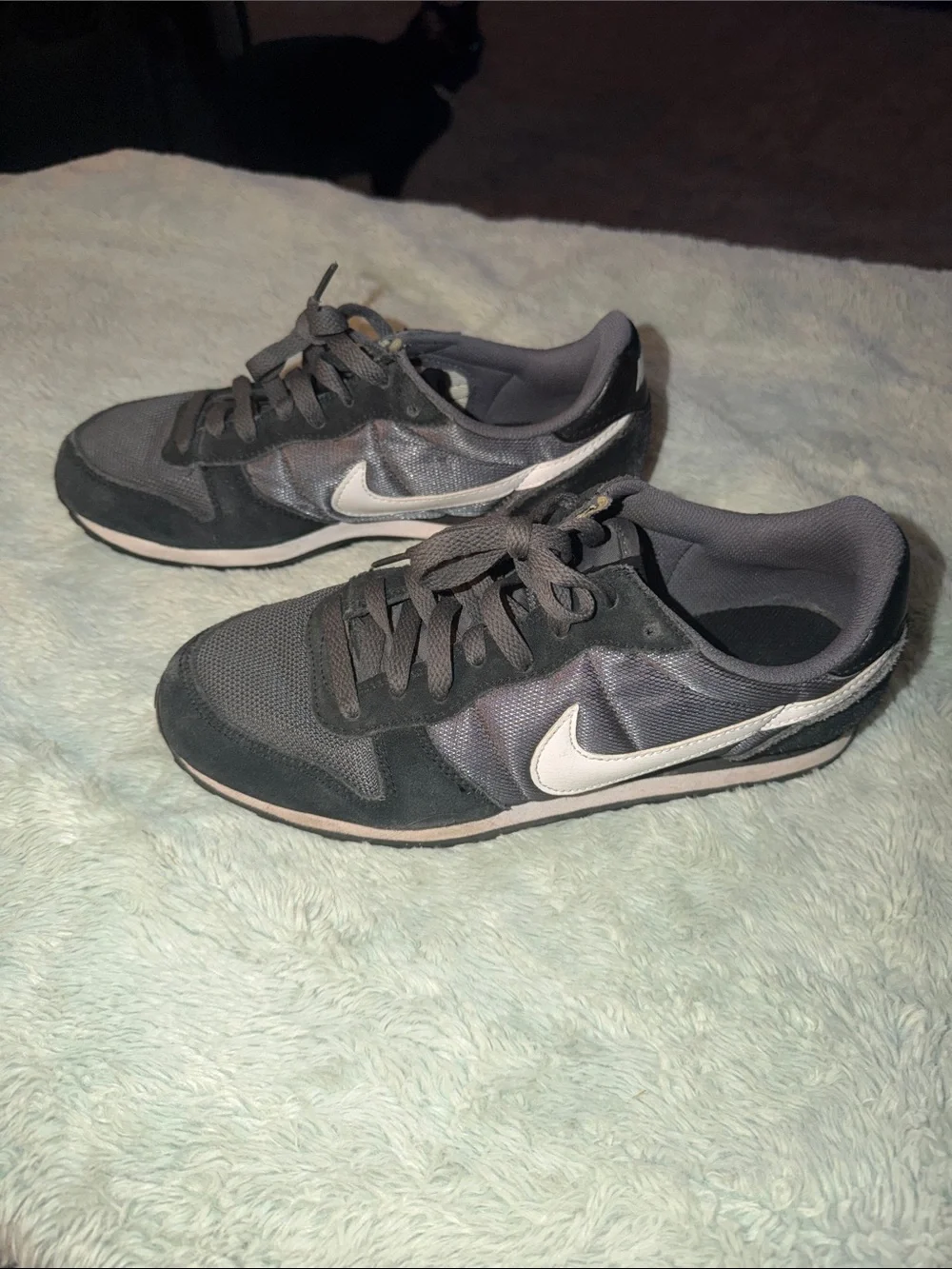 Nike Women’s Gray & White Retro Runner Sneakers